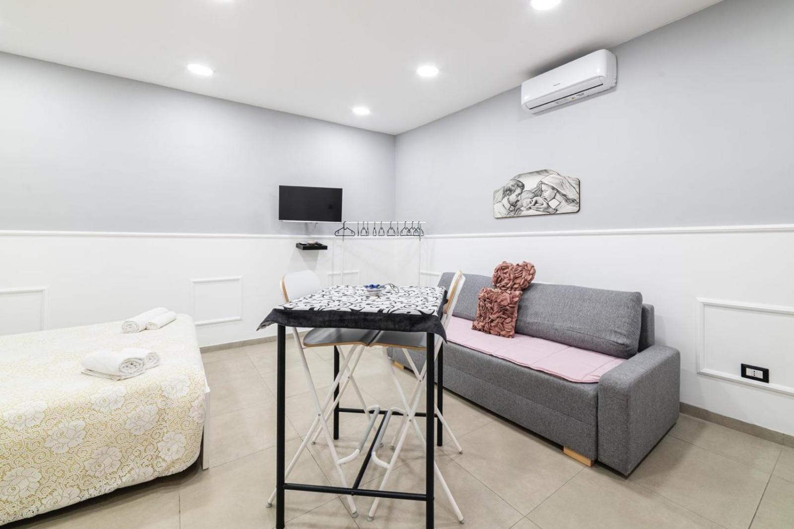 Many House Apartment Napoli Exterior foto